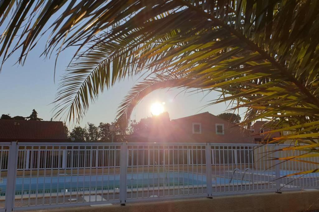 Charmant Pavillon Proche Plage - Piscine & Parking Apartment Narbonne-Plage Exterior photo